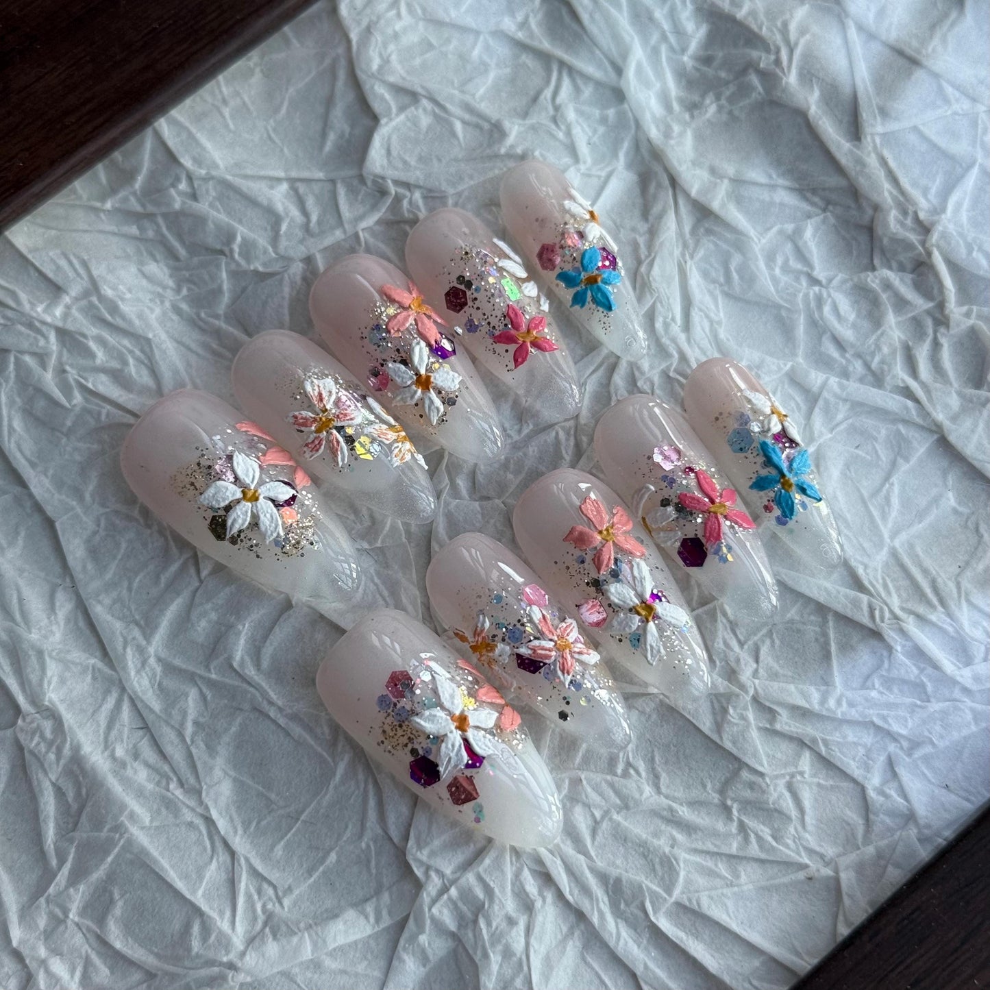 Blooming wild little daisy flower Press on Nails, handpainted oil painting style floral Nails, Handmade Gel Nails, bridal wedding nail,MO656