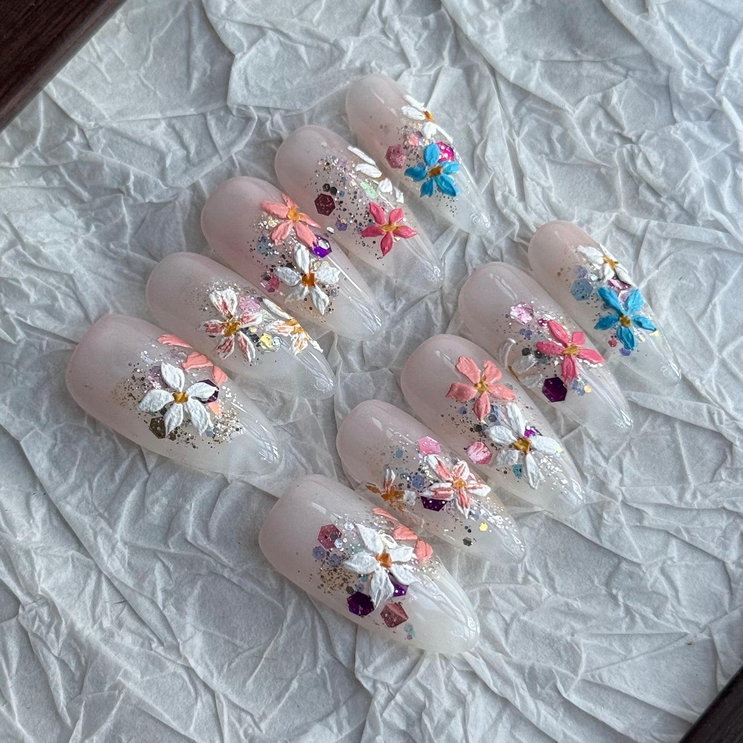 Blooming wild little daisy flower Press on Nails, handpainted oil painting style floral Nails, Handmade Gel Nails, bridal wedding nail,MO656