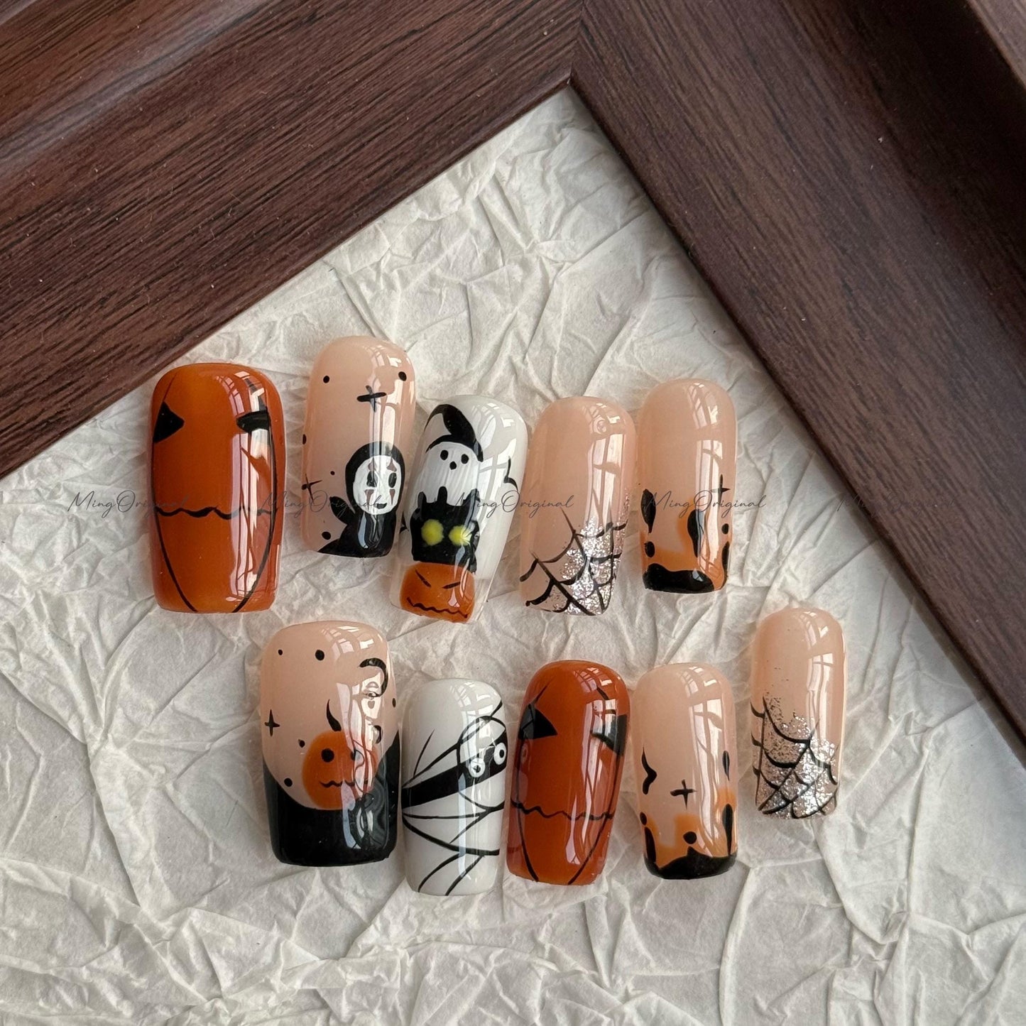 Halloween vibe press on nails, no face man, pumpkin ghost spider theme, pumpkin color spooky season sparkling Gothic nail art, MO662