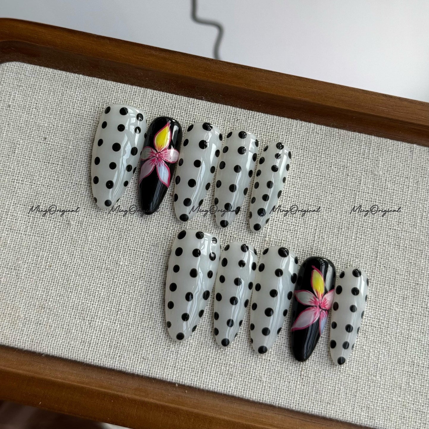 Milky Polka Dots press on nails, vivid flower design, classic vintage style black and white nail, gift for her, MO673