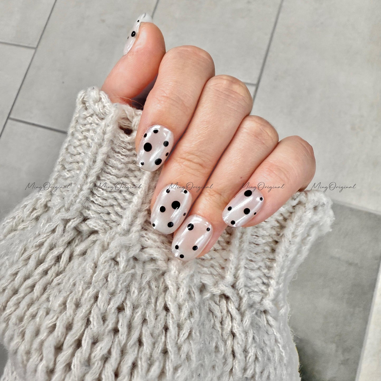 Classic Polka dots press on nails, glazed donut dot design, vintage style black and white nail, gift for her, MO666