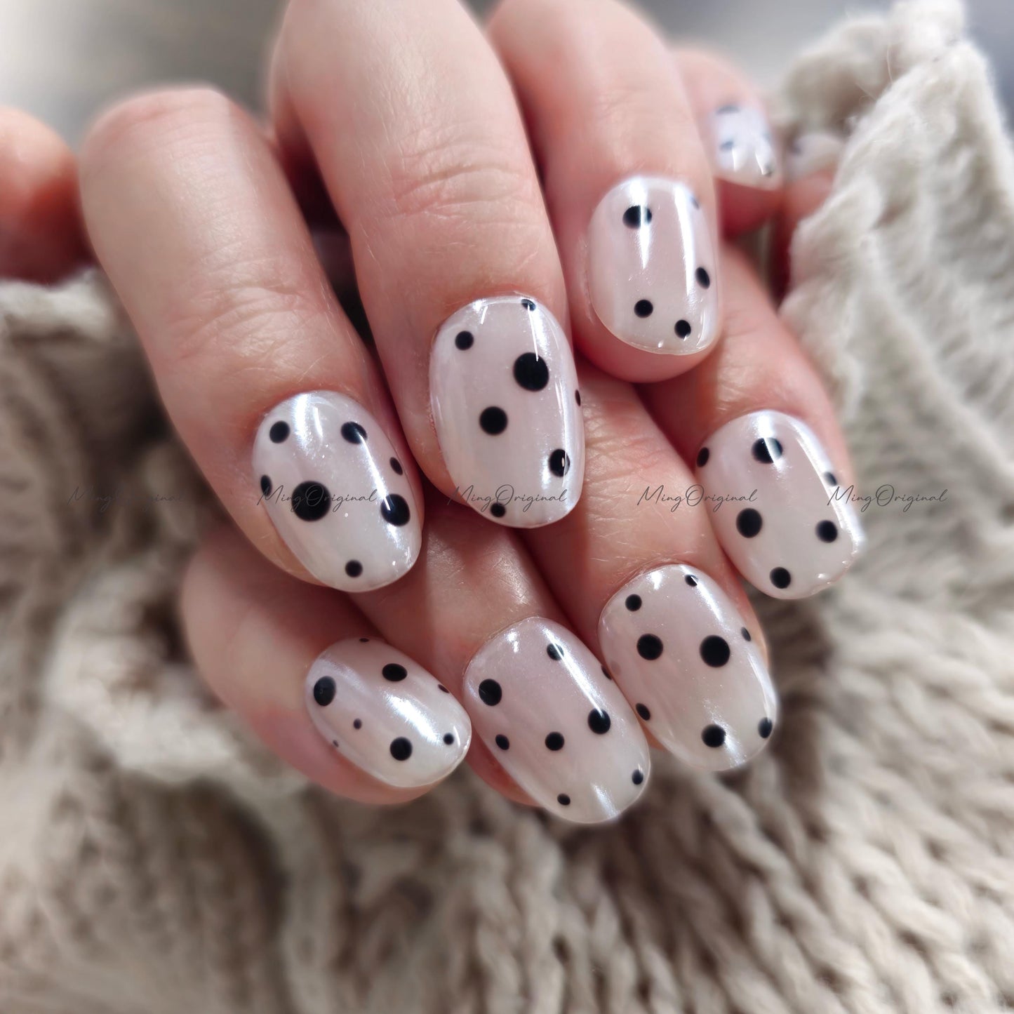 Classic Polka dots press on nails, glazed donut dot design, vintage style black and white nail, gift for her, MO666