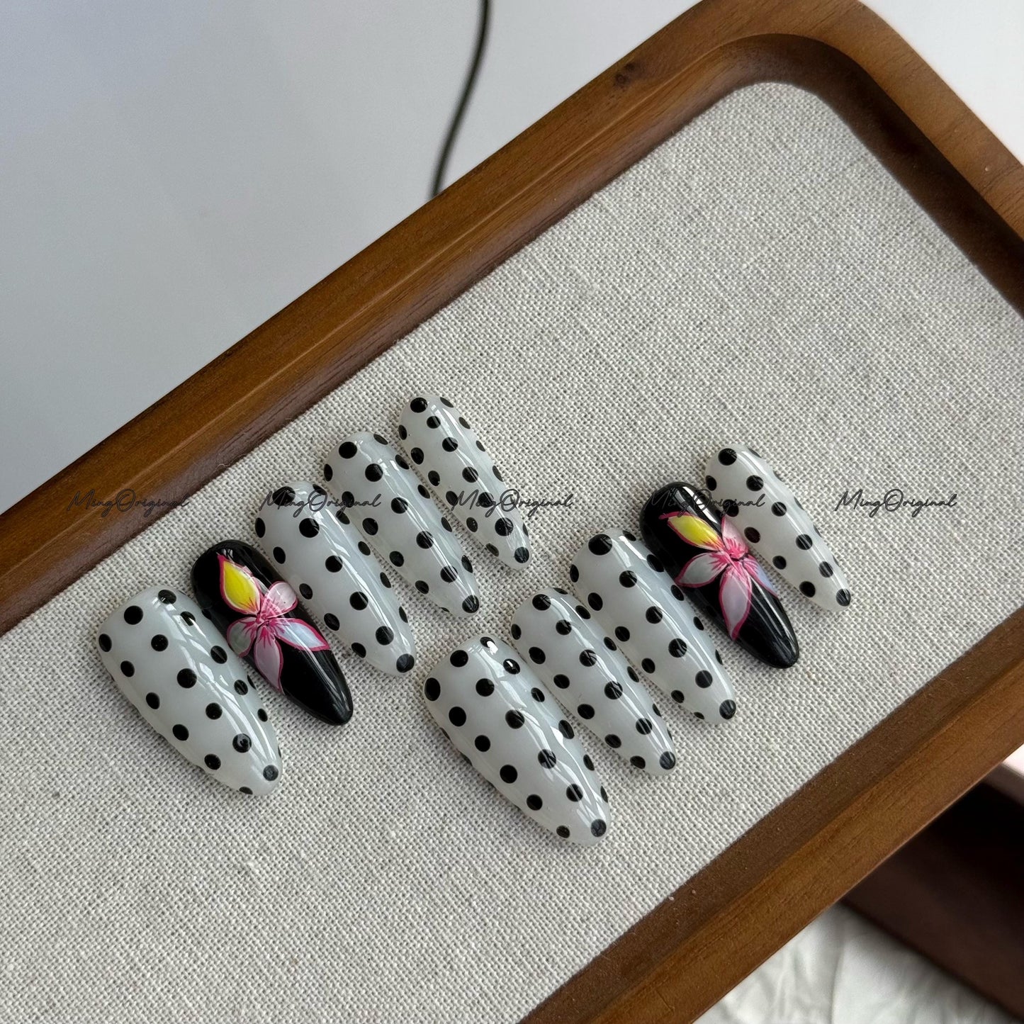 Milky Polka Dots press on nails, vivid flower design, classic vintage style black and white nail, gift for her, MO673