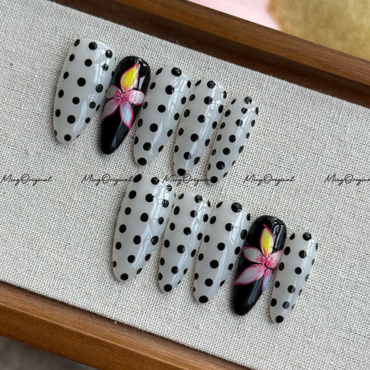Milky Polka Dots press on nails, vivid flower design, classic vintage style black and white nail, gift for her, MO673