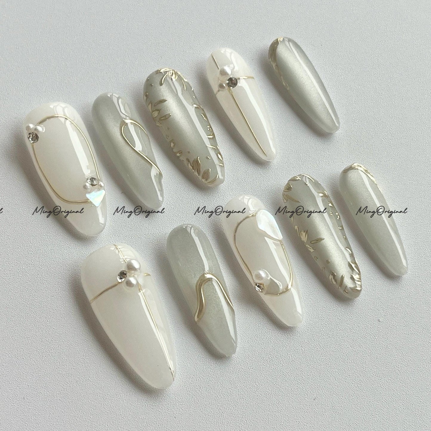 Silver glass look cat eye, milky white, semitransparent magnetic cat eye press on nails, gold flower glitter fake nail, MO677