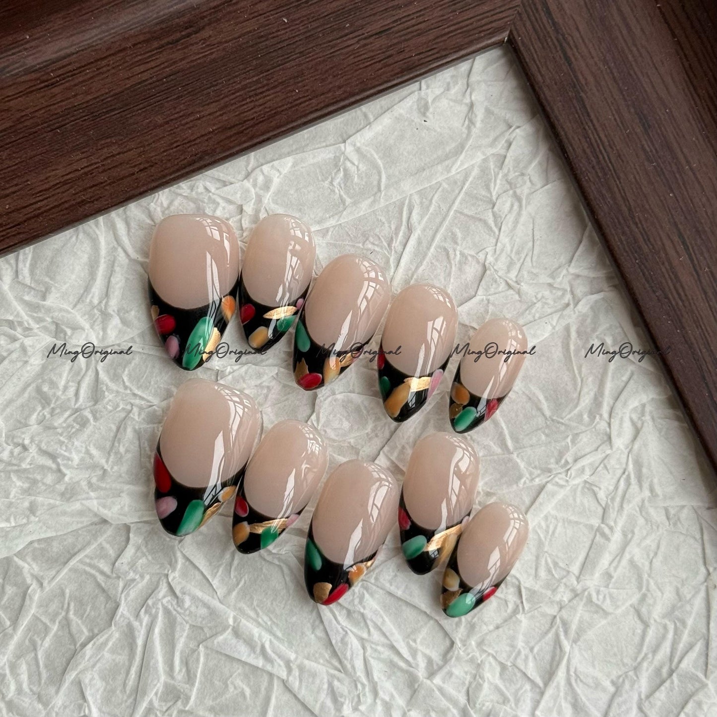 Oil Nocturne french version,Abstract press on nails,hand-painted black nails with brushstroke art, gold accents,modern artistic design,MO689
