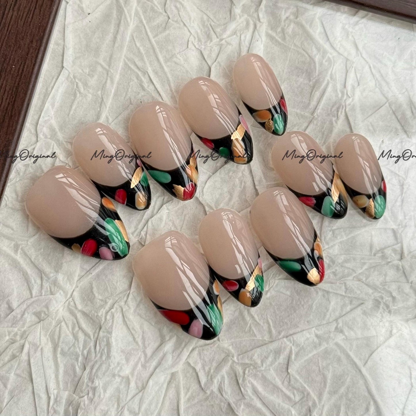Oil Nocturne french version,Abstract press on nails,hand-painted black nails with brushstroke art, gold accents,modern artistic design,MO689