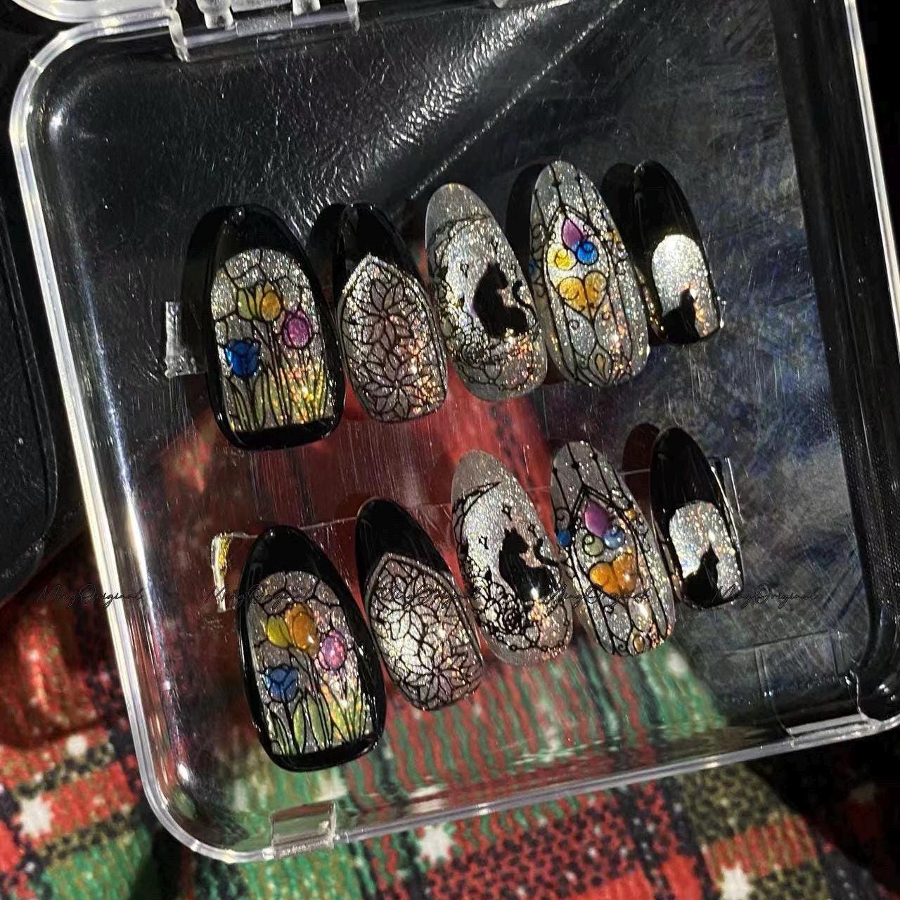 Christmas Black Stained Glass Window Glittery press on nails, Sparkling Cat Eye, Retro Shadow Cat and Tulips hand painted nail, MO706