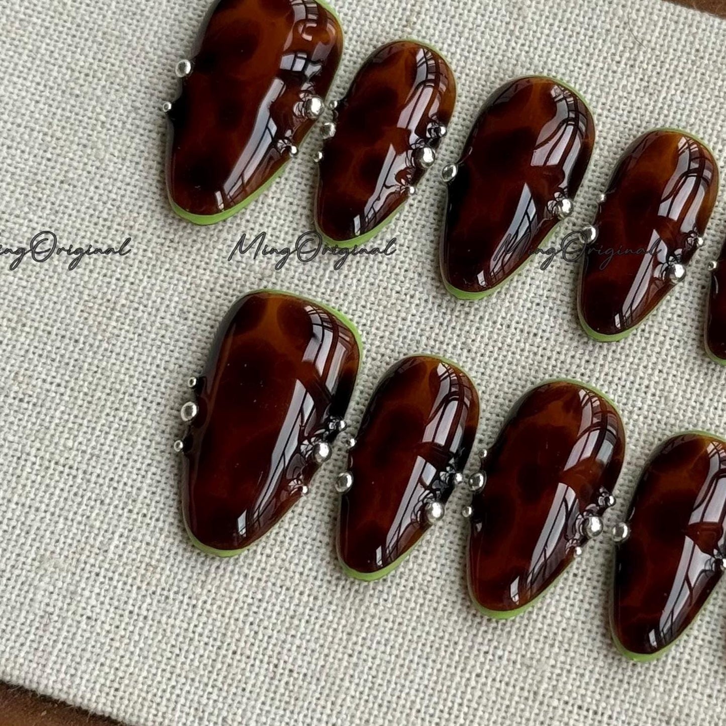 Classic Tortoise Shell Amber Water Blooming Press on Nails, Abstract Green, Jelly hand painted nail, fall winter nail, gift for her, MO359
