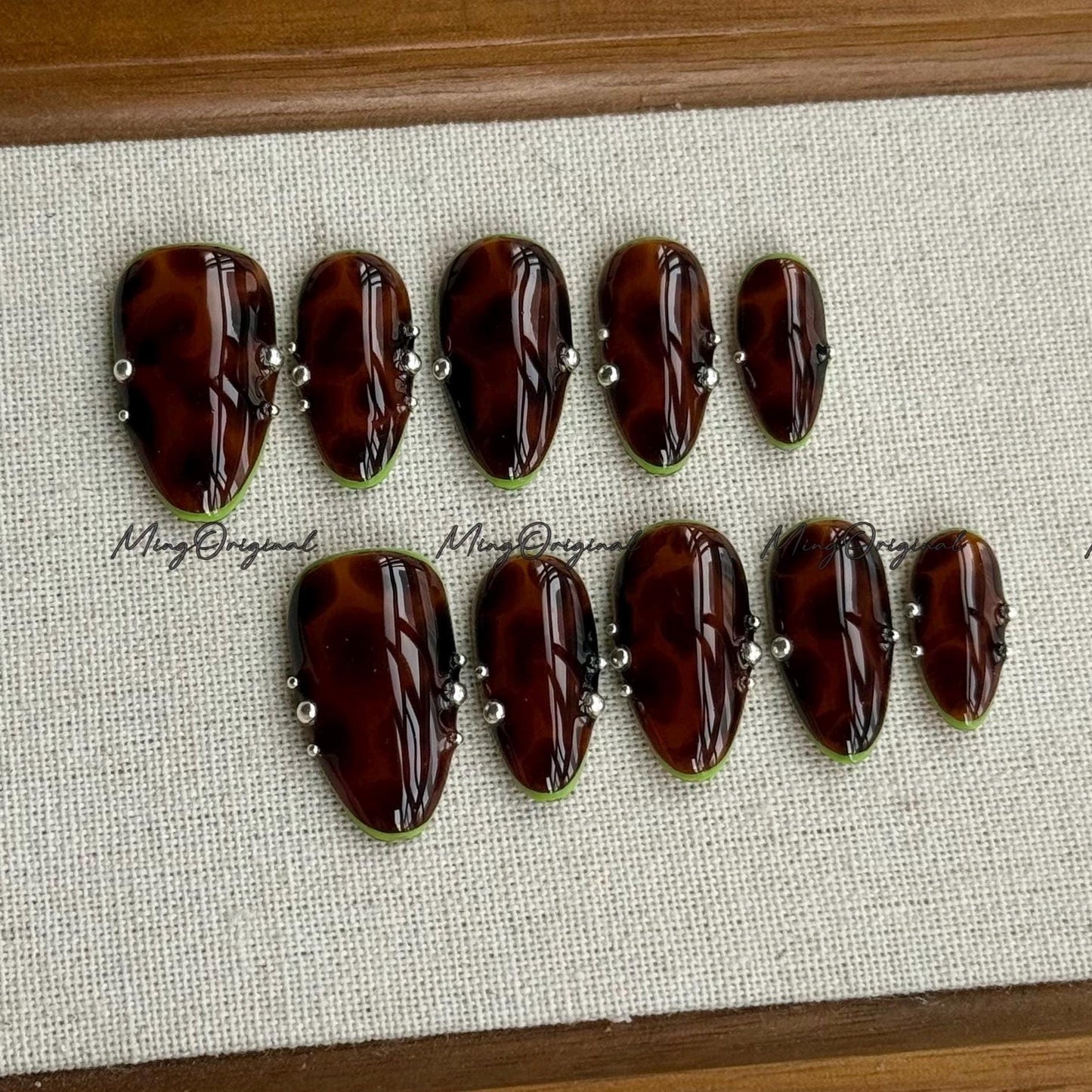 Classic Tortoise Shell Amber Water Blooming Press on Nails, Abstract Green, Jelly hand painted nail, fall winter nail, gift for her, MO359