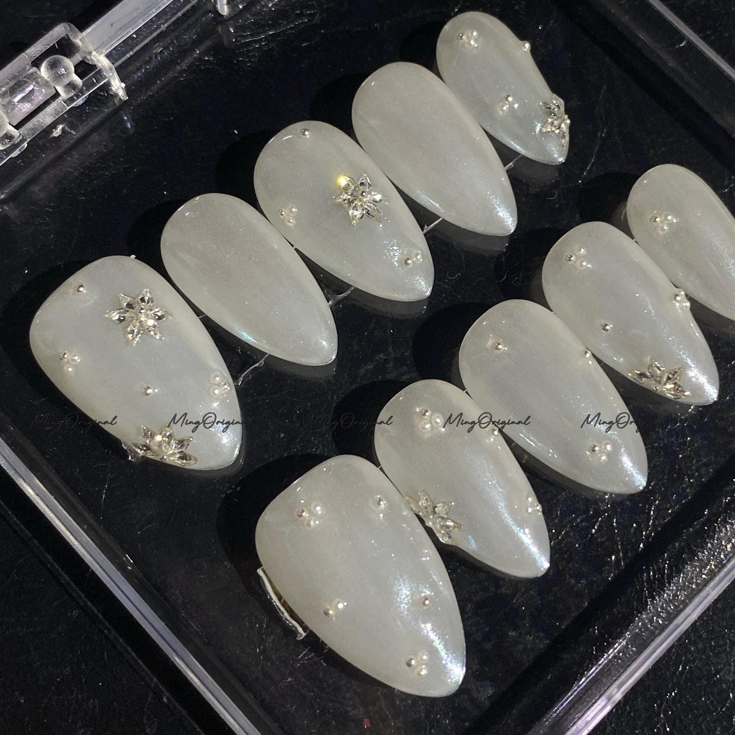 Glazed Snowflake Press on Nails, pearl white glazed donut nails, milky white chrome,winter bridal nails, snowflake rhinestone design,MO708