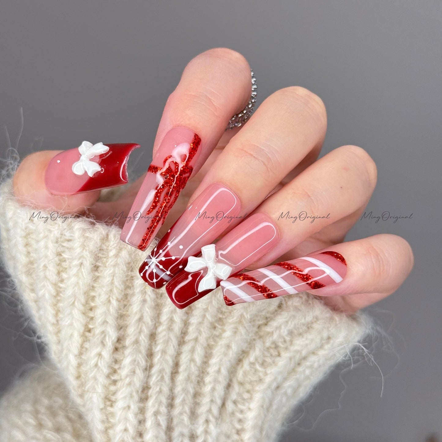 Christmas Vibe Press-On Nails, Red Bow Gift Wrap Nail Art, Holiday Glitter Candy Cane, French Tip Handmade Nude Festive Nails, MO722