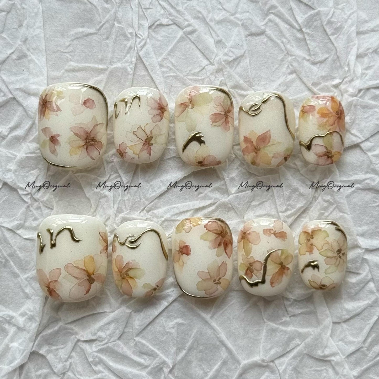 Floral Press On Nails, Water Color Nail, Elegant Peach Pink Blossoms, Everyday Nail, Gold Accents, Handmade Nail Set, Wedding Nail, MO704
