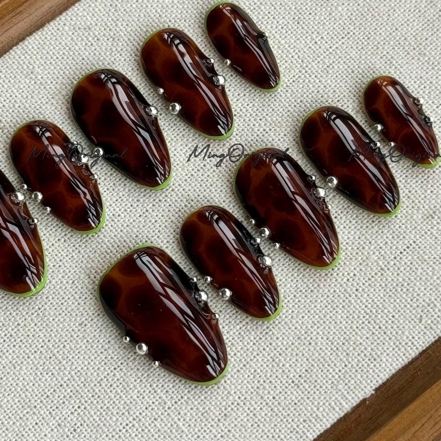 Classic Tortoise Shell Amber Water Blooming Press on Nails, Abstract Green, Jelly hand painted nail, fall winter nail, gift for her, MO359