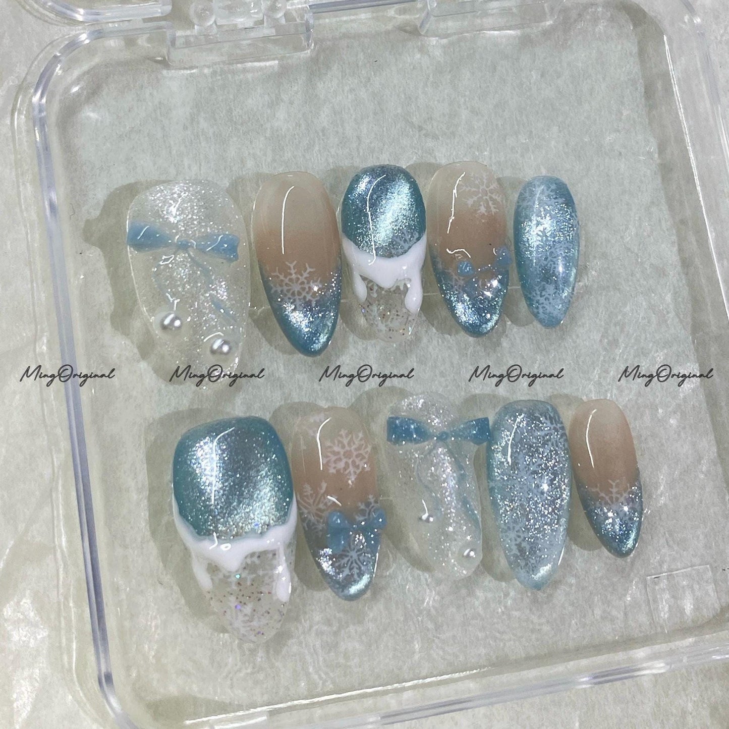 Frozen Sparkle Blue Ombre Press-On Nails, Reusable Glitter Snowflake Nail Set with Pearls, 3D Nail, Cat Eye Nails, MO737