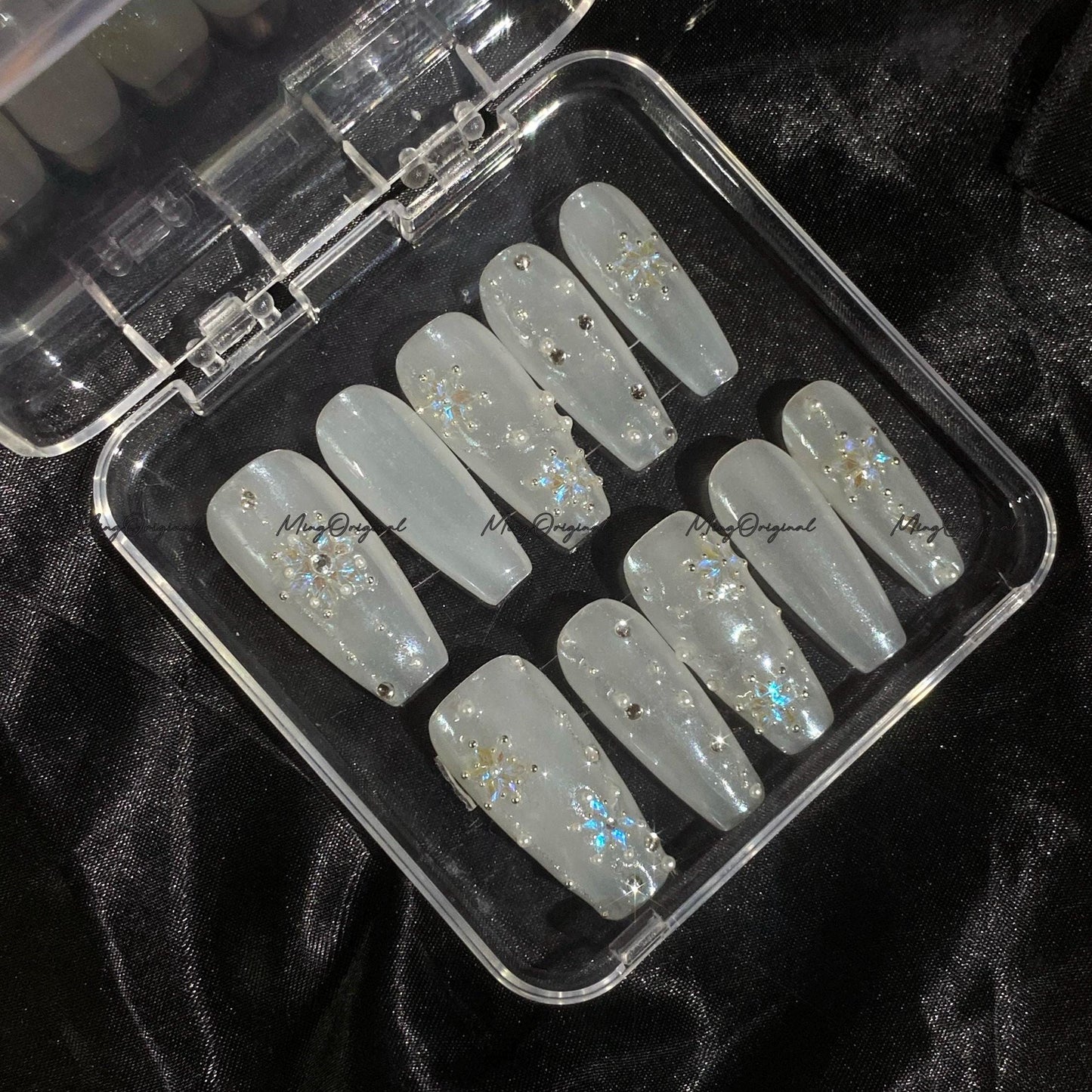 Aurora Snowflake Press on Nails, pearl white glazed donut nails, milky white, winter bridal nails, snowflake crystal design,MO739