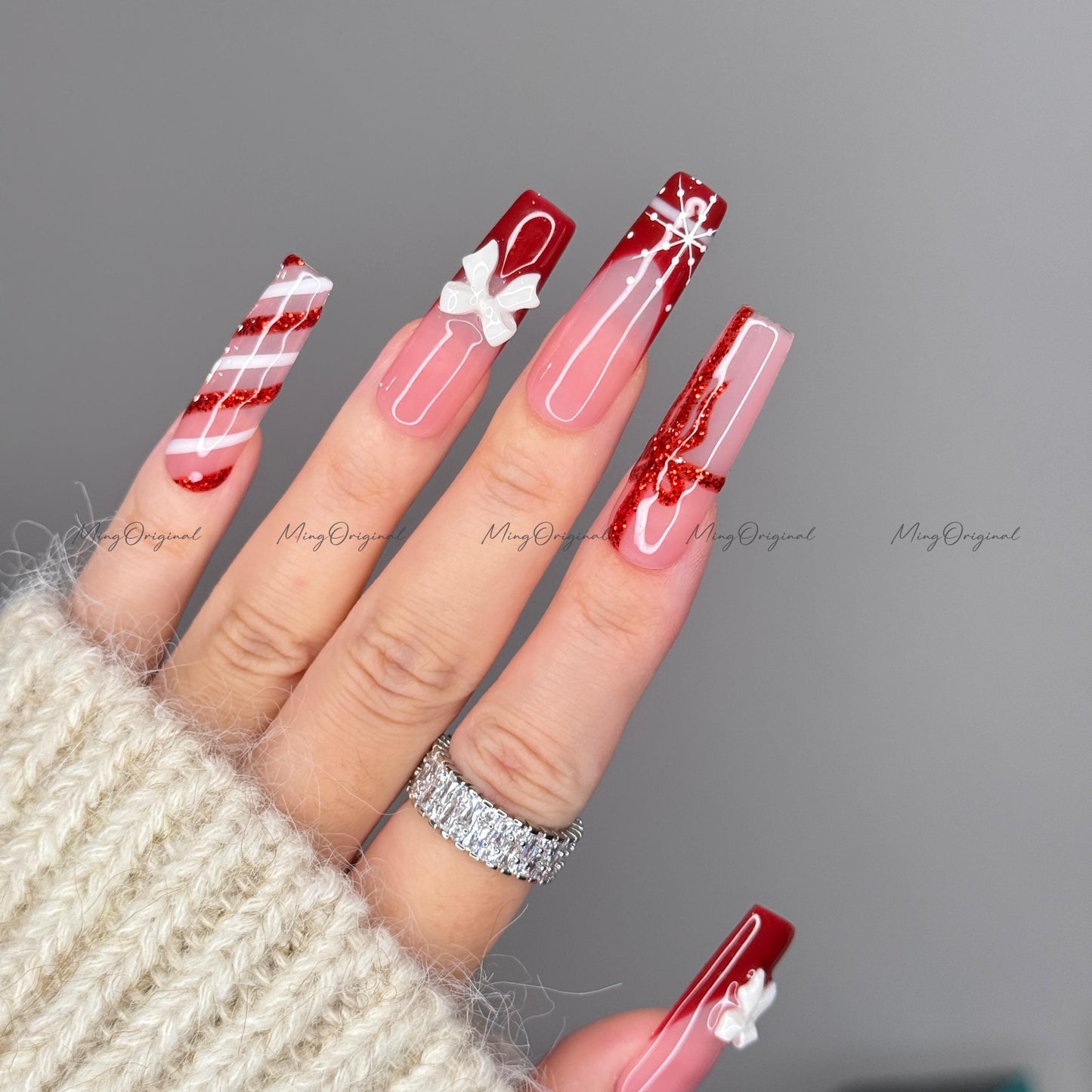 Christmas Vibe Press-On Nails, Red Bow Gift Wrap Nail Art, Holiday Glitter Candy Cane, French Tip Handmade Nude Festive Nails, MO722