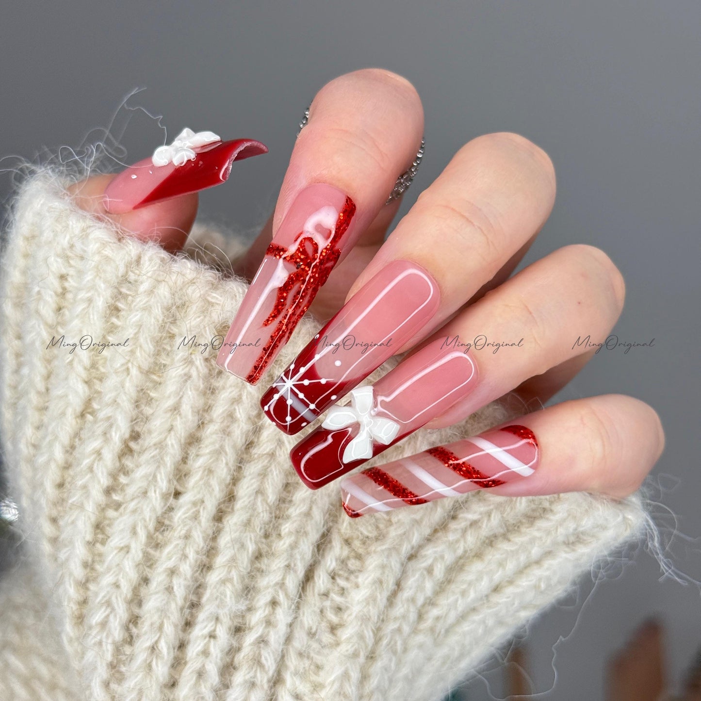 Christmas Vibe Press-On Nails, Red Bow Gift Wrap Nail Art, Holiday Glitter Candy Cane, French Tip Handmade Nude Festive Nails, MO722