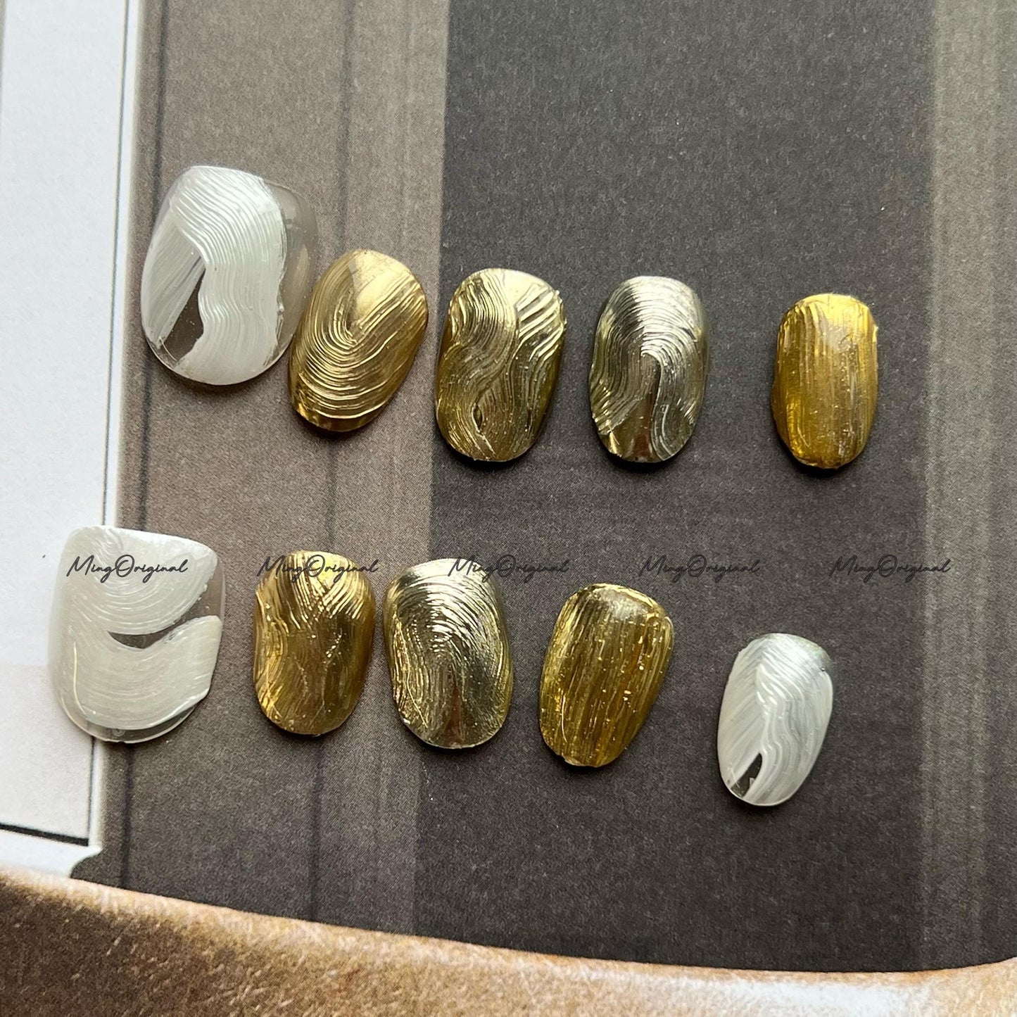 Textured Gold Chrome Press on Nails, Art nails, Classy gold hand painted fake Nails, glue on nail, reusable nails, MO746