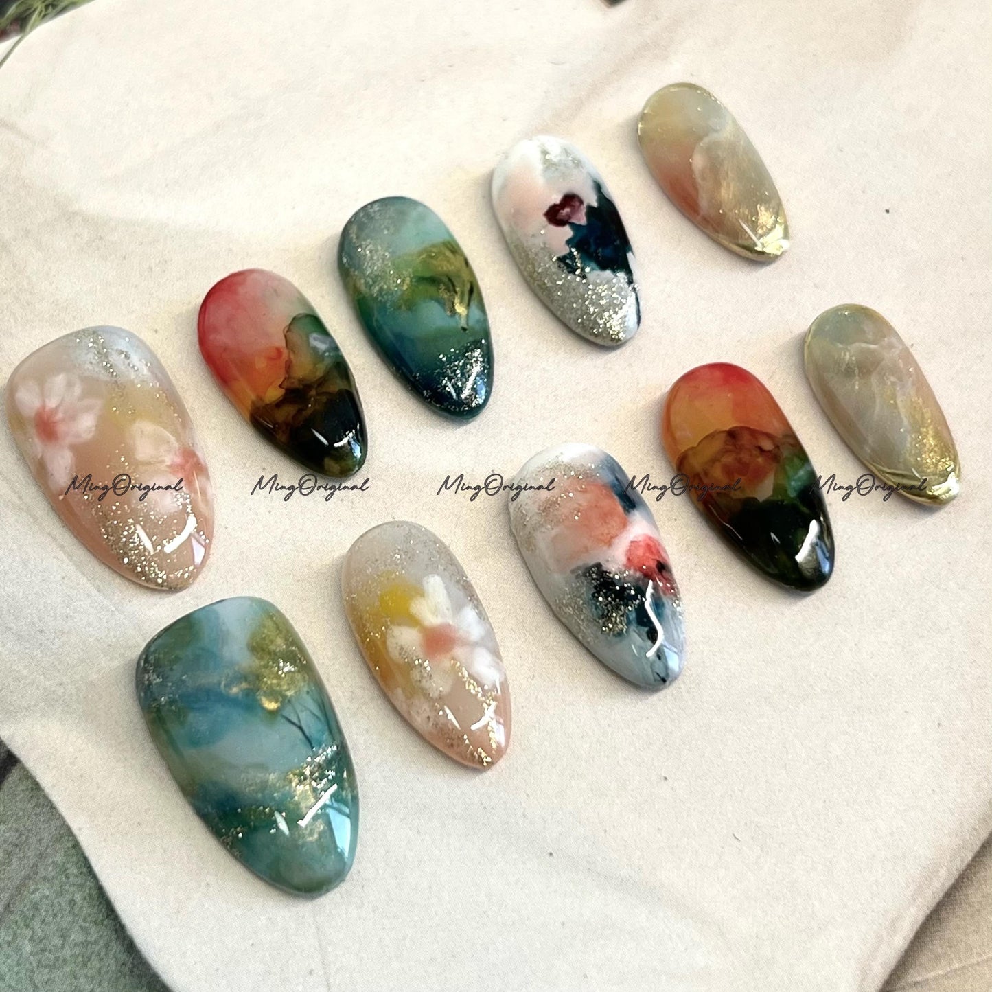 Oil Painting-Inspired Press-On Nails, Hand-Painted Floral & Glitter Art, Glossy Multicolor Nail Set, Reusable Nails, MO748