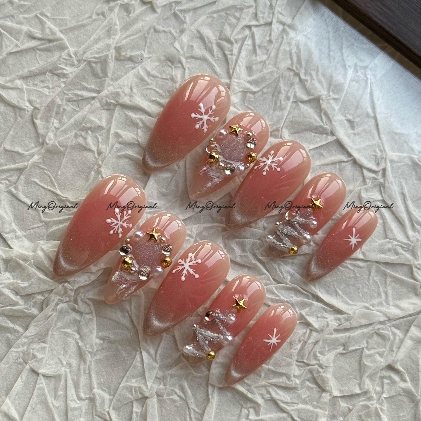 Snowflake Press-On Nails, Holiday Wreath, Pink Ombre Winter Nail Art Set, Handmade Cat Eye Nails, Christmas Tree, MO754