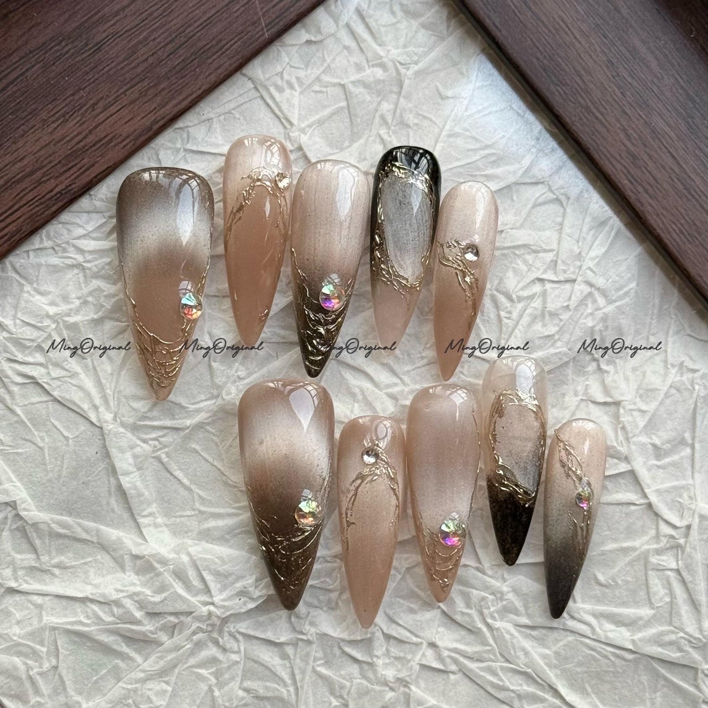 Siamese Cat-Inspired Press-On Nails, Nude to Black Gradient Stiletto Tips with Gold Accents, Handmade Elegant Nail Art, MO758