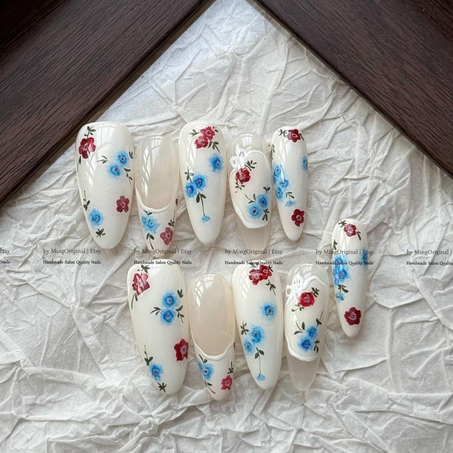 Handmade Floral Press On Nails, Red and Blue Flower Fake Nails, Luxury Custom Reusable Nails, Elegant French Tip Design, MO816