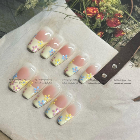 Hand Painted Flower French Tip Press On Nails, Pastel Floral Nails, Soft Yellow & Blue Daisy Fake Nails, Reusable Salon Quality Nail, MO828