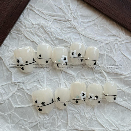 Minimalist Black White Press On Nails, Handmade Flower and Star Nails, Y2K Aesthetic Nails, Cute Star Manicure, Elegant Monochrome, MO848