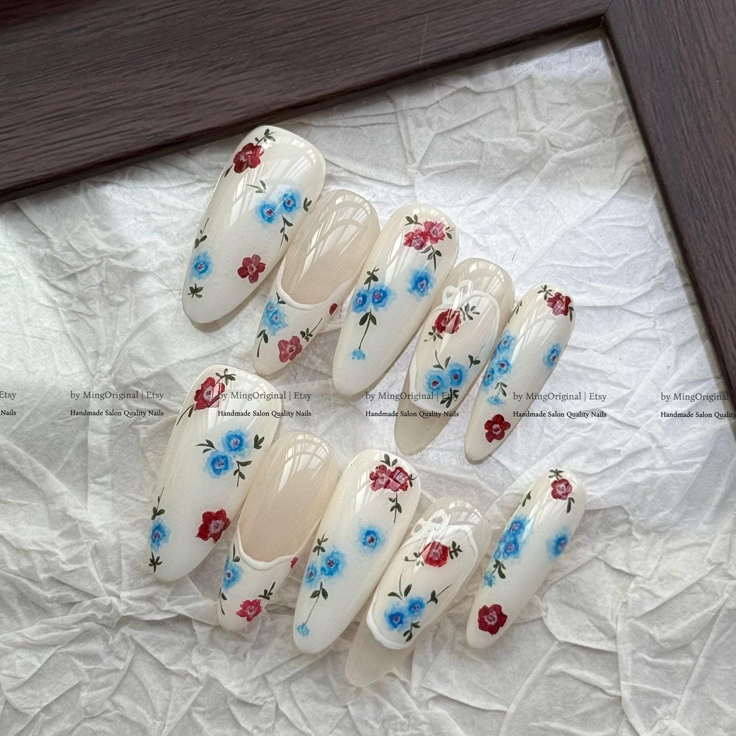 Handmade Floral Press On Nails, Red and Blue Flower Fake Nails, Luxury Custom Reusable Nails, Elegant French Tip Design, MO816