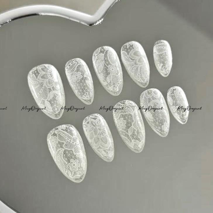 White lace flower french tip press on nail, wedding nail, glue on nail, reuse nail, fake nail, holiday trending nail, MO765