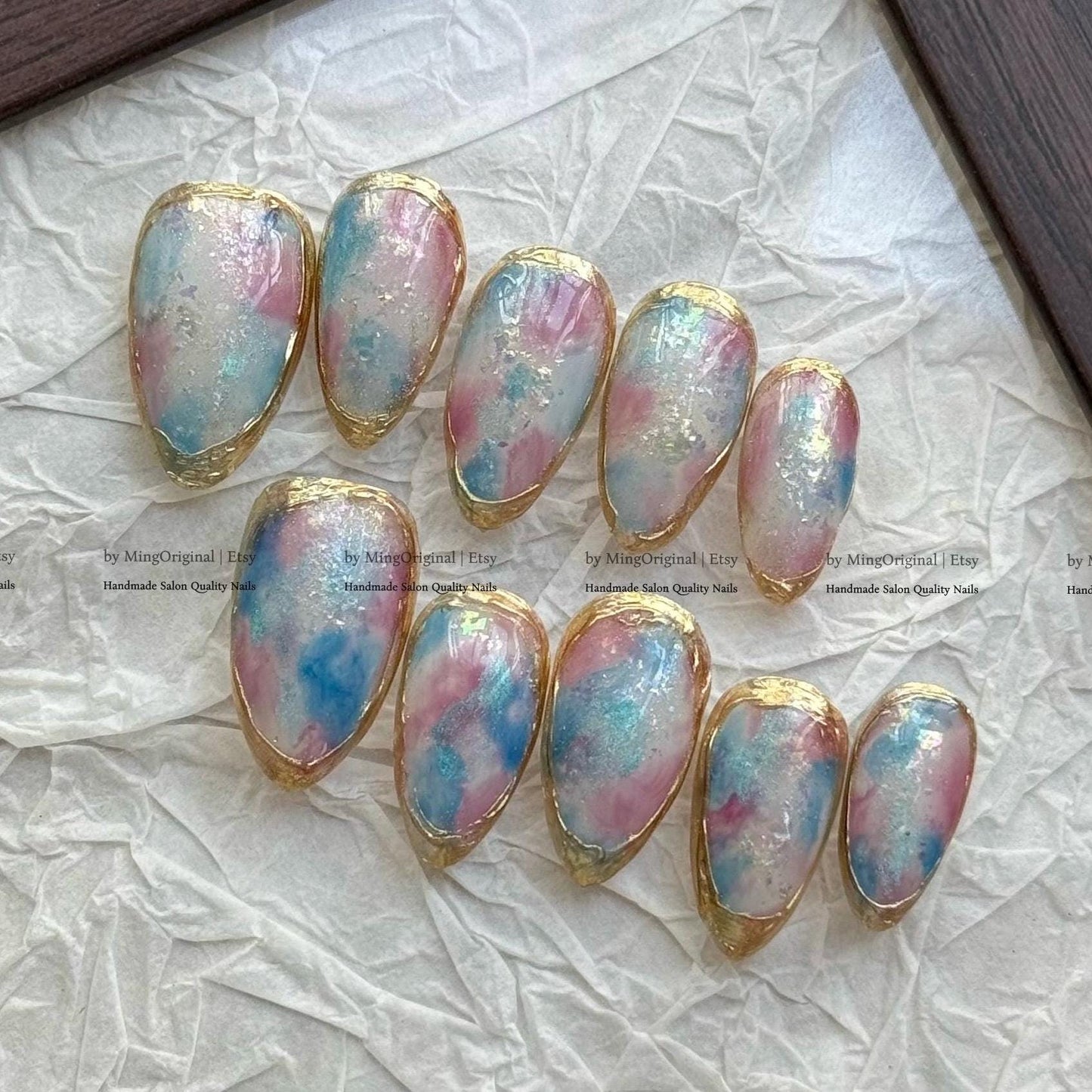 Water Blooming Press-on Nails, Iridescent Pink and Blue Luxury False Nails with Gold Edging, MO863
