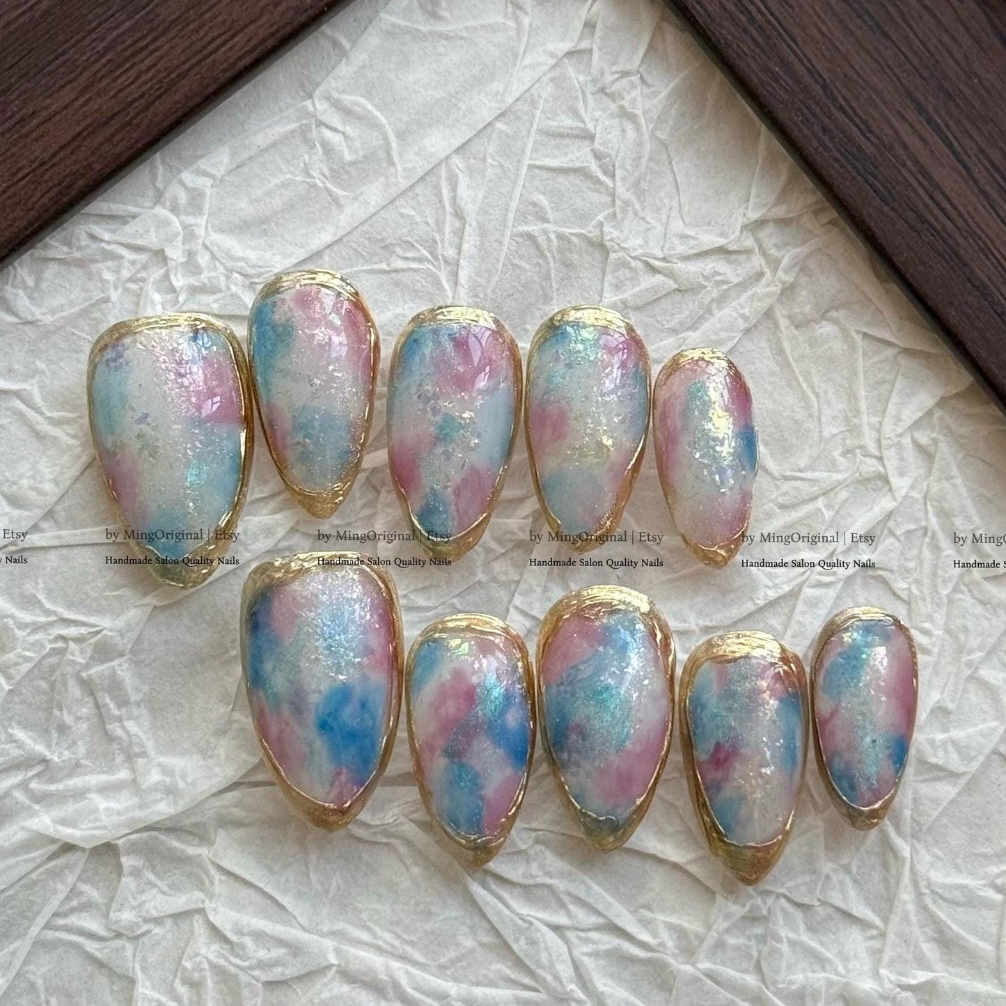 Water Blooming Press-on Nails, Iridescent Pink and Blue Luxury False Nails with Gold Edging, MO863