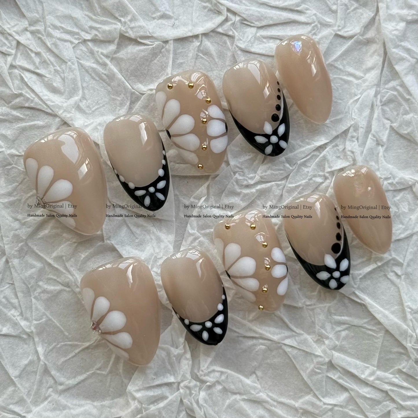 Daisy Press On Nails, Black White French Tip, Handmade Floral Nail Art, Gold Studded Nude Nails, Elegant Reusable Luxury False Nails,MO852