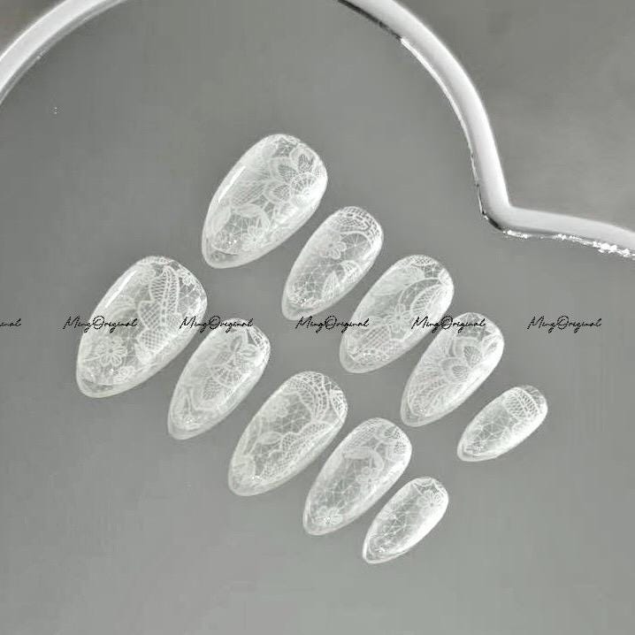White lace flower french tip press on nail, wedding nail, glue on nail, reuse nail, fake nail, holiday trending nail, MO765