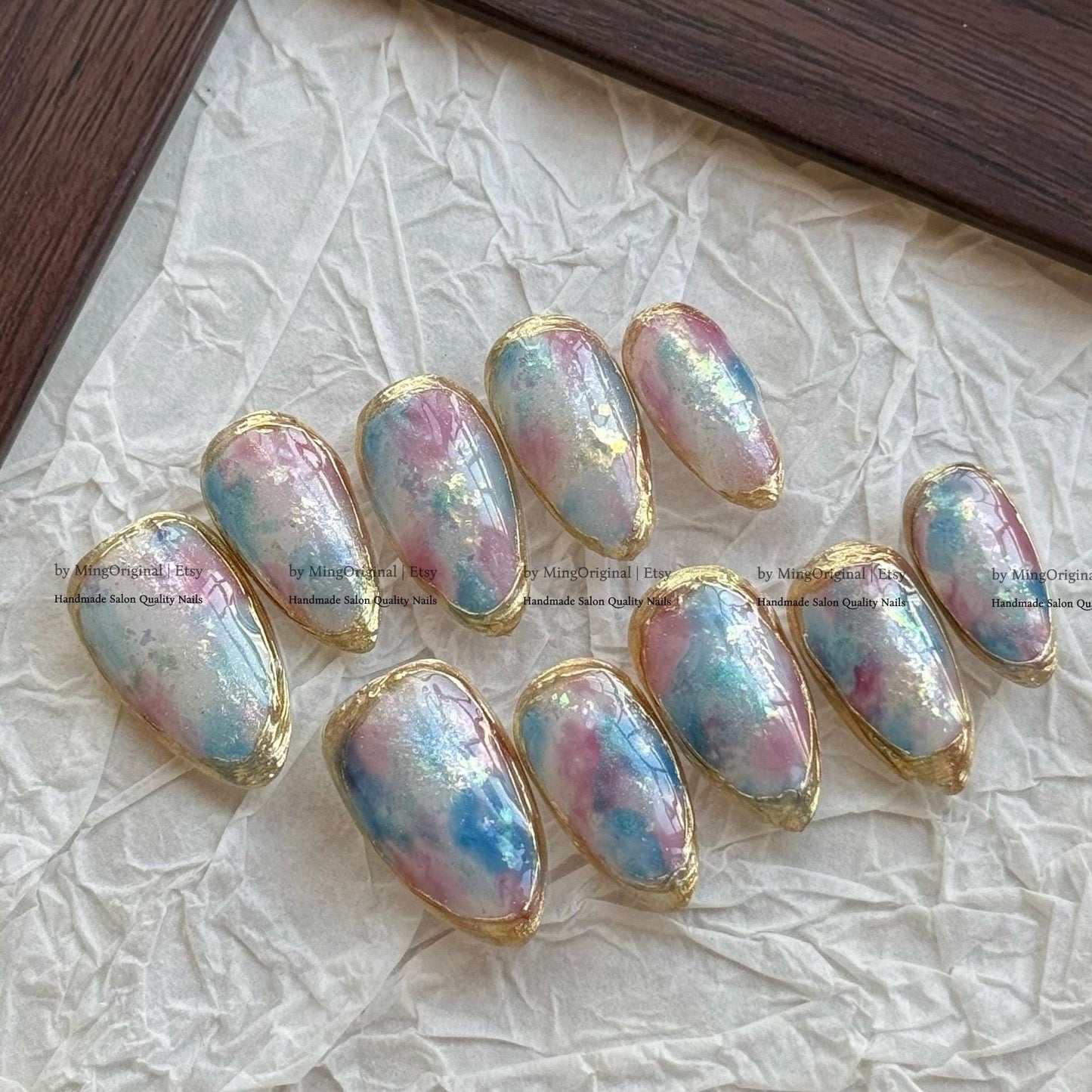 Water Blooming Press-on Nails, Iridescent Pink and Blue Luxury False Nails with Gold Edging, MO863