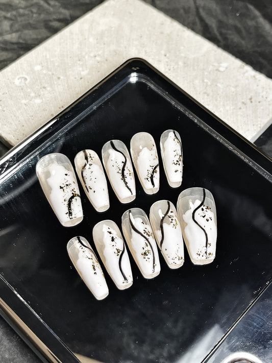 White Abstract Lines Wavy Lines press on nails, color block art nails, gold flakes, jelly fake nail, Squiggly Line Nail